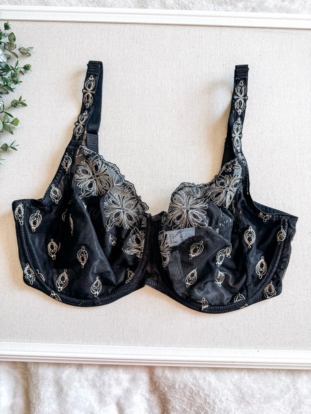 Chantelle Embroidered Lace Underwire Bra Black Silver Size 36DDDD 36F